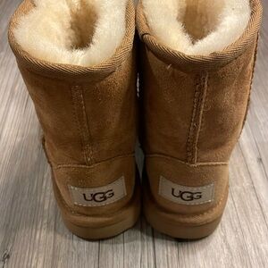 Toddler Uggs, Size 9, Tan, Barely Worn